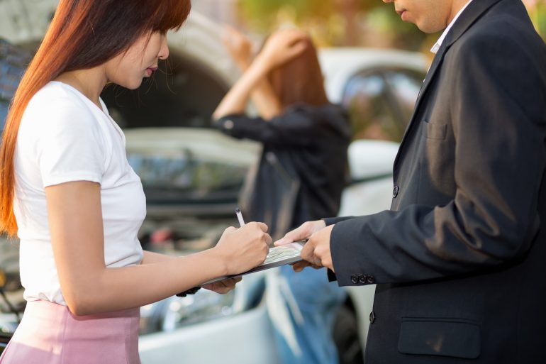 Get The Right Lawyer To Prosper In An Auto Accident